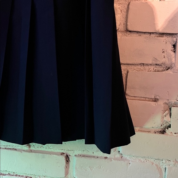 Vintage pleated tennis skirt long enough for workwear woolly & structured - Picture 2 of 9